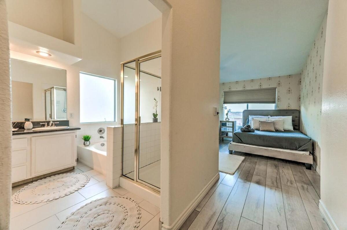 Vegas Vibes 4br With Poolspa, Perfect For Groups Casa de Férias *